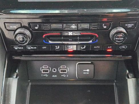 Used 2023 Jeep Grand Cherokee Altitude AWD/4WD image 18