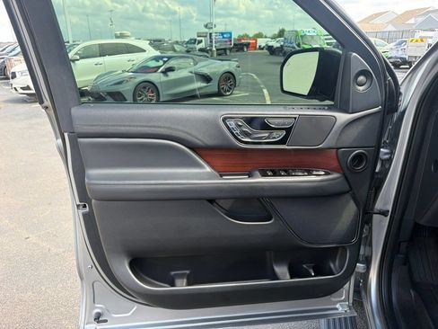 Used 2022 Lincoln Navigator Reserve AWD/4WD image 21