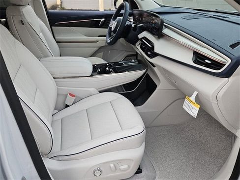 New 2026 Buick Enclave Avenir w/ Super Cruise Package image 17