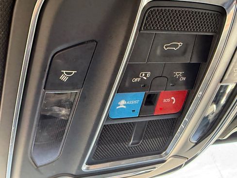 Used 2024 Jeep Wagoneer L Series II w/ Flexible Seating Group AWD/4WD image 38
