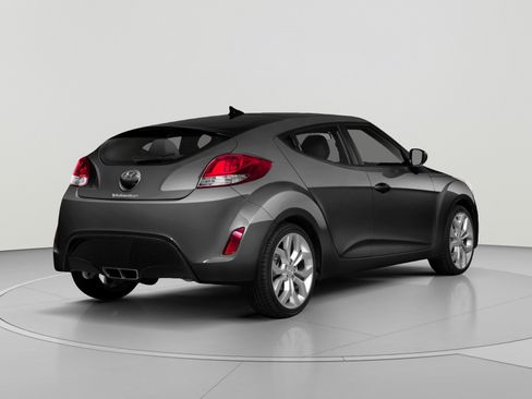 Used 2015 Hyundai Veloster w/ Option Group 02 FWD image 2