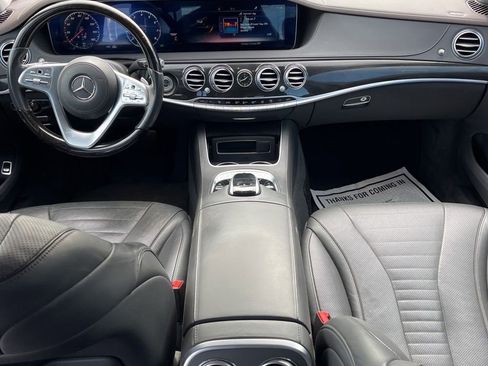 Used 2020 Mercedes-Benz S 560 4MATIC Sedan image 9