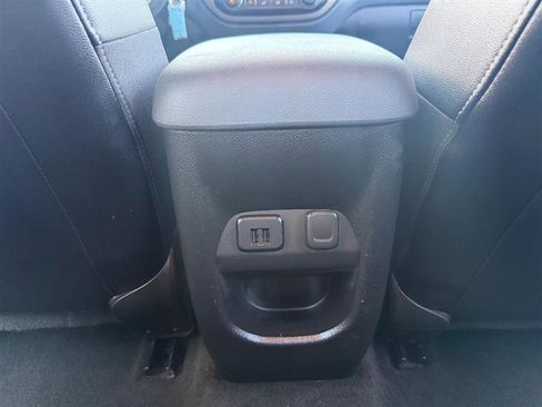 Used 2015 Chevrolet Colorado Z71 w/ LPO, Gearon Divider Package AWD/4WD image 22