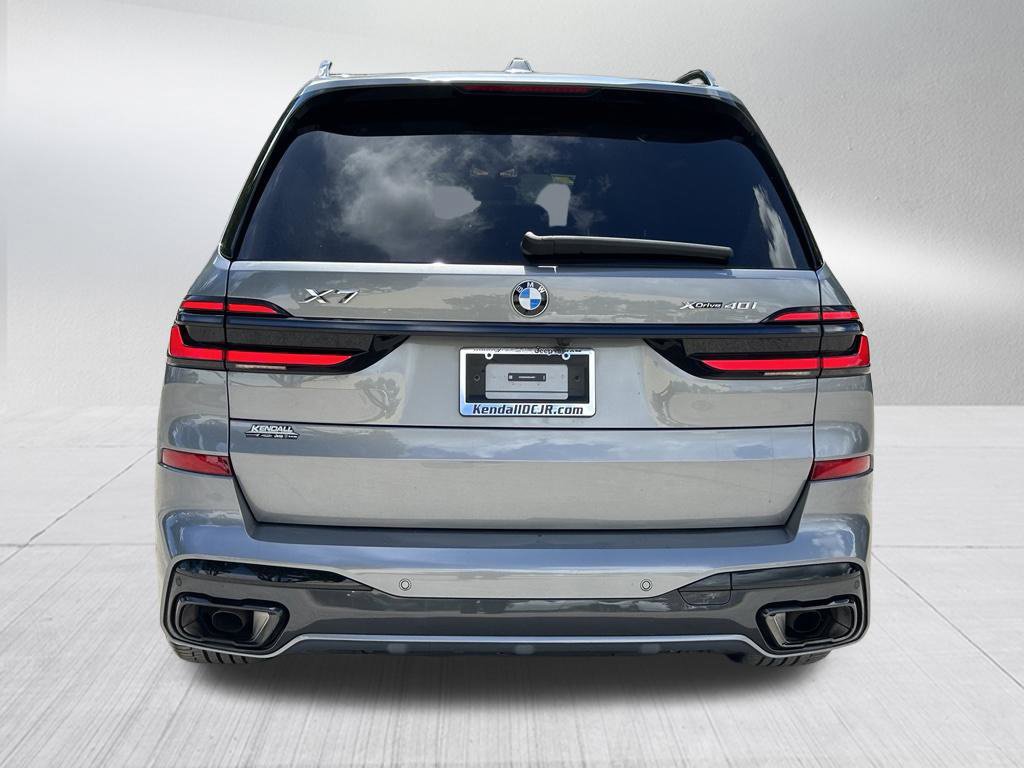 Used 2024 BMW X7 xDrive40i w/ M Sport Package AWD/4WD image 8