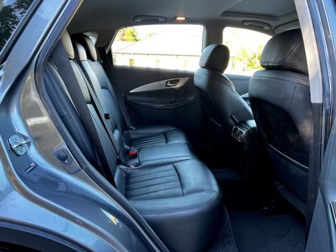 Used 2017 INFINITI QX50 Base image 25