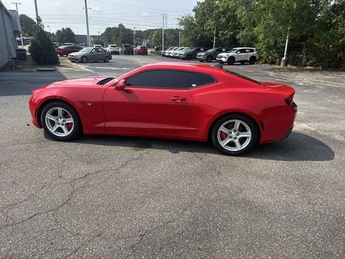 Used 2016 Chevrolet Camaro LT RWD image 8