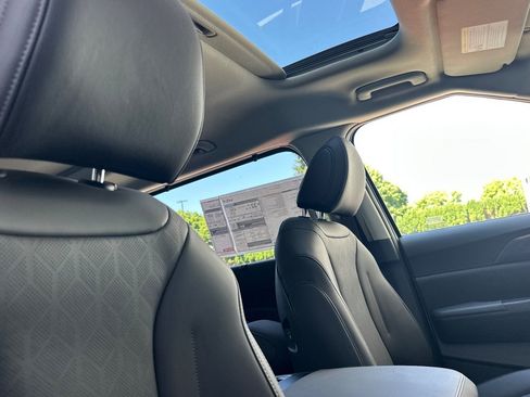 New 2026 Kia Carnival SX w/ SX Dark Edition Package image 14