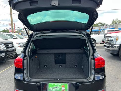 Used 2017 Volkswagen Tiguan Wolfsburg Edition FWD image 18