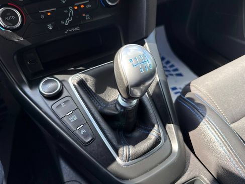 Used 2017 Ford Focus RS AWD/4WD image 29