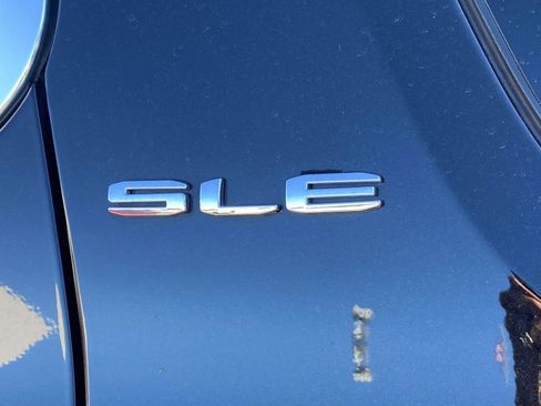 Used 2022 GMC Acadia SLE w/ Driver Convenience Package image 20