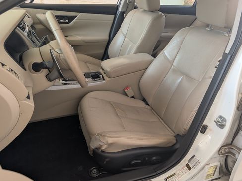 Used 2015 Nissan Altima 3.5 SL FWD image 17