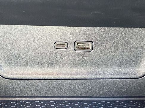 Used 2025 Chevrolet Equinox LT w/ Midnight Edition image 40