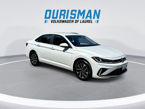 Used 2025 Volkswagen Jetta S FWD image 2