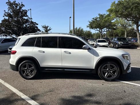 Used 2021 Mercedes-Benz GLB 250 image 2