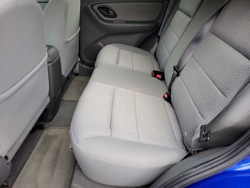 Used 2005 Ford Escape XLT image 8