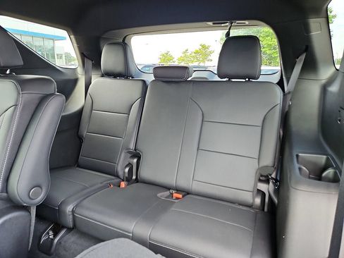 Certified 2025 Chevrolet Traverse LT w/ Driver Confidence Package FWD image 12