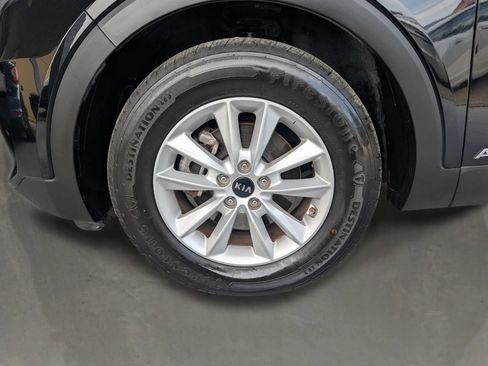 Used 2020 Kia Sorento AWD V6 image 9