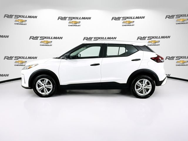 Used 2023 Nissan Kicks S FWD image 4