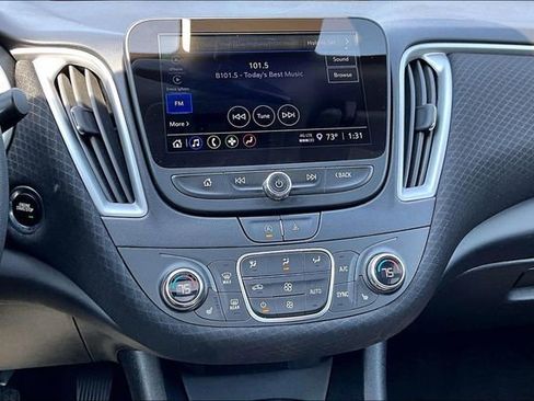 Used 2024 Chevrolet Malibu LT image 9