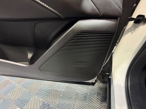 Certified 2025 Nissan Murano SV image 27