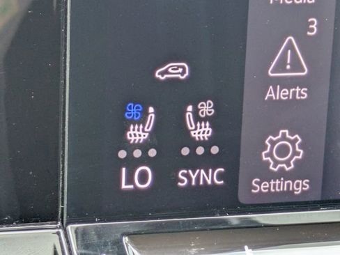 Used 2024 Volkswagen Atlas SE image 26