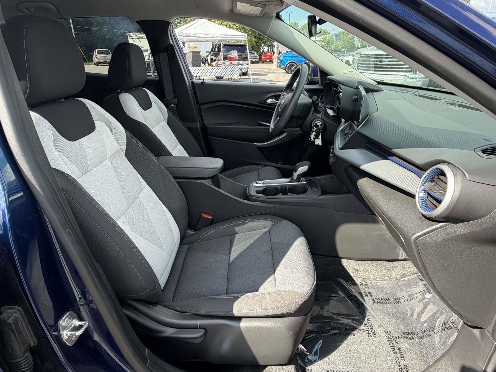 Used 2024 Chevrolet Trax LS w/ LS Convenience Package FWD image 27
