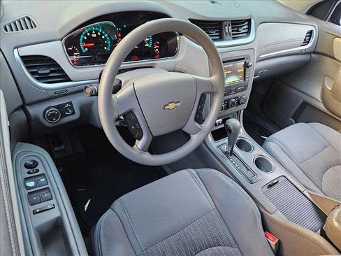 Used 2014 Chevrolet Traverse LS image 5