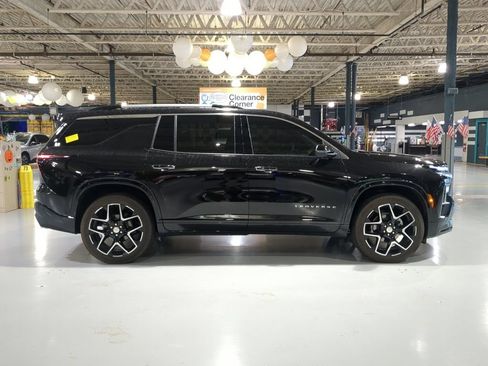 Used 2025 Chevrolet Traverse High Country AWD/4WD image 7