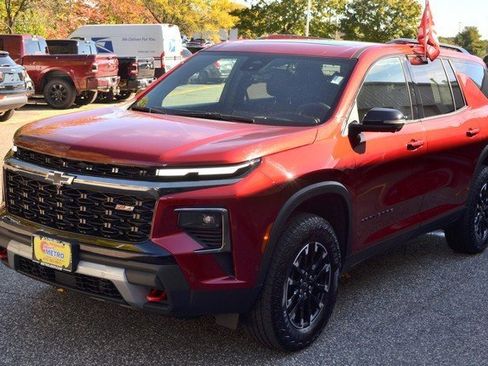 Used 2024 Chevrolet Traverse Z71 w/ Enhanced Driving Package image 4