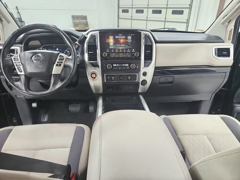 Used 2020 Nissan Titan SV w/ SV Convenience Package RWD image 24