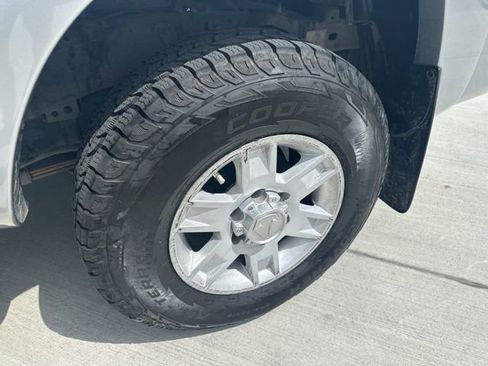 Used 2014 Toyota Tacoma PreRunner w/ SR5 Package image 11