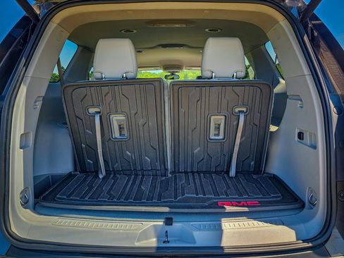 Used 2020 GMC Acadia SLT w/ LPO, Floor Liner Package FWD image 36