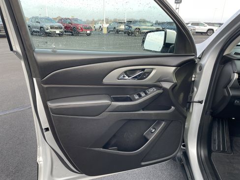 Used 2019 Chevrolet Traverse LT image 19