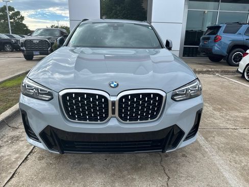 Used 2022 BMW X4 xDrive30i AWD/4WD image 2