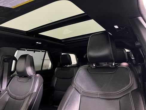 Used 2020 Ford Explorer ST w/ ST Street Pack image 22