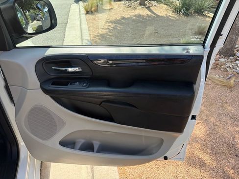 Used 2012 Dodge Grand Caravan SE FWD image 36