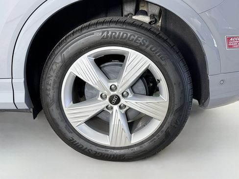 Certified 2024 Audi Q4 e-tron Premium Plus image 32