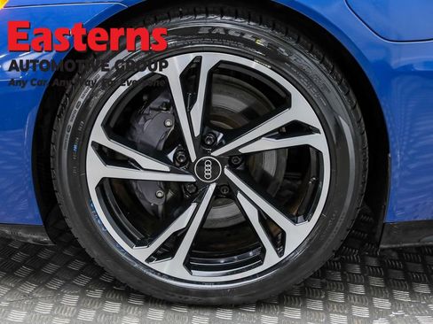 Used 2022 Audi e-tron GT Premium Plus w/ Performance Package image 34