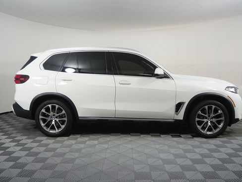 Certified 2024 BMW X5 sDrive40i w/ Parking Assistance Package RWD image 2