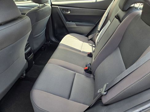 Used 2018 Toyota Corolla LE FWD image 11