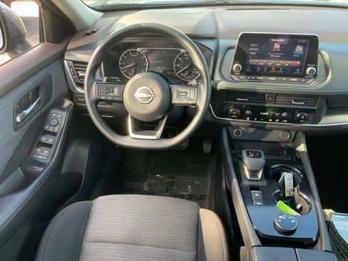 Used 2023 Nissan Rogue SV image 18