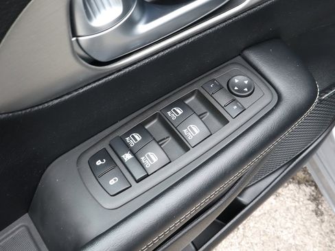 Used 2022 Chrysler Pacifica Limited w/ S Appearance Package AWD/4WD image 15