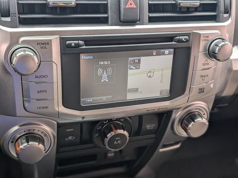 Used 2018 Toyota 4Runner SR5 AWD/4WD image 21