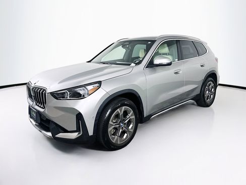 Used 2025 BMW X1 xDrive28i AWD/4WD image 3