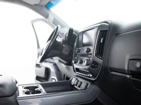 Used 2018 GMC Sierra 2500 SLT w/ All Terrain HD Package image 31