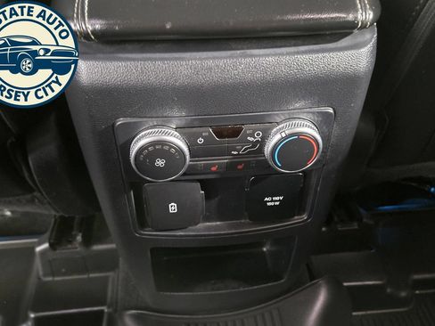 Used 2021 Ford Explorer Limited w/ Equipment Group 301A AWD/4WD image 33