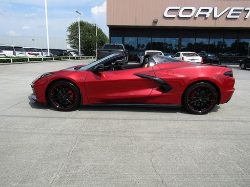 Used 2024 Chevrolet Corvette Stingray Preferred Conv w/ Stealth Interior Trim Package RWD image 8