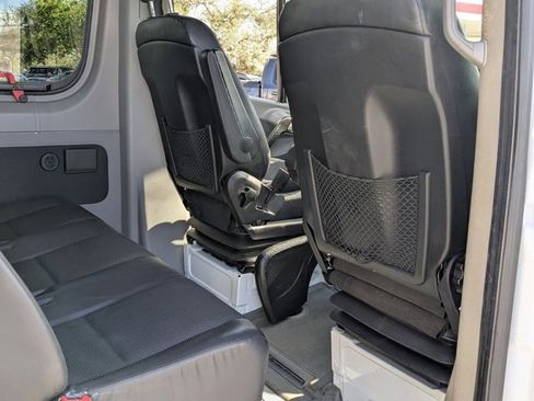 Used 2015 Mercedes-Benz Sprinter 2500 image 16