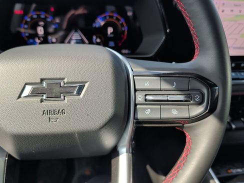 Used 2025 Chevrolet Colorado Z71 w/ Midnight Edition image 26