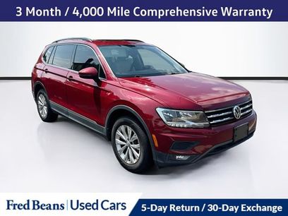 Used 2018 Volkswagen Tiguan SE w/ Panoramic Sunroof Package